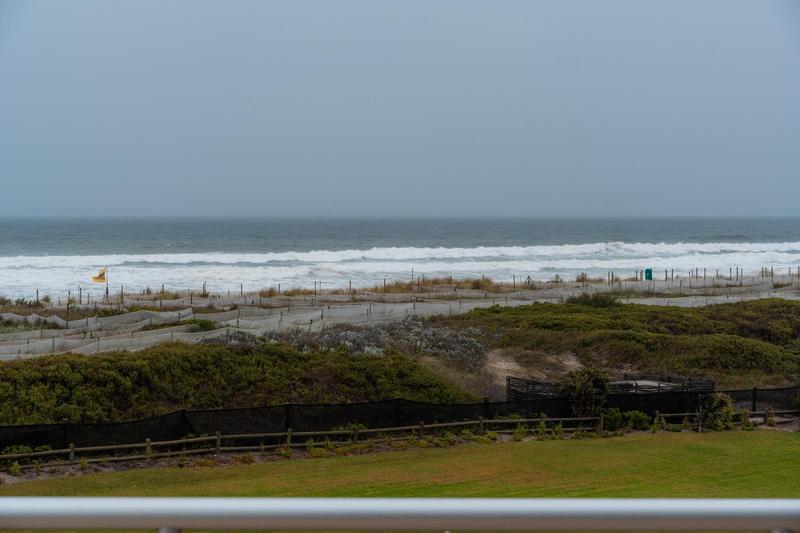 To Let 3 Bedroom Property for Rent in Dolphin Beach Western Cape